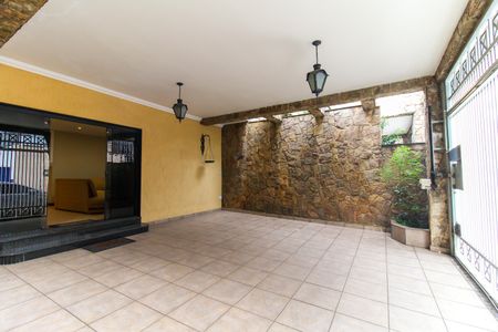 Casa à venda com 250m², 3 quartos e 3 vagas Casa à venda com 250m², 3 quartos e 3 vagasGaragem