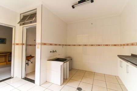 Casa à venda com 250m², 3 quartos e 3 vagas Casa à venda com 250m², 3 quartos e 3 vagasÁrea de Serviço