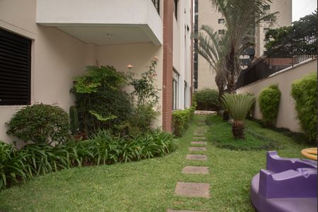Apartamento à venda com 130m², 3 quartos e 3 vagas Apartamento à venda com 130m², 3 quartos e 3 vagasÁrea comum - Playground