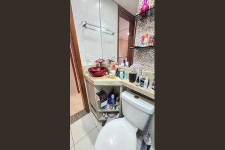 Apartamento à venda com 88m², 2 quartos e 1 vaga Apartamento à venda com 88m², 2 quartos e 1 vagaBanheiro