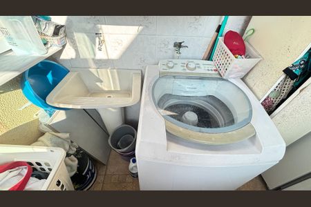 Apartamento à venda com 88m², 2 quartos e 1 vaga Apartamento à venda com 88m², 2 quartos e 1 vagaArea de Serviço