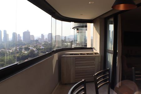 Apartamento à venda com 210m², 5 quartos e 3 vagas Apartamento à venda com 210m², 5 quartos e 3 vagasVaranda