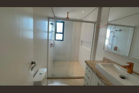 Apartamento à venda com 210m², 5 quartos e 3 vagas Apartamento à venda com 210m², 5 quartos e 3 vagasBanheiro Social