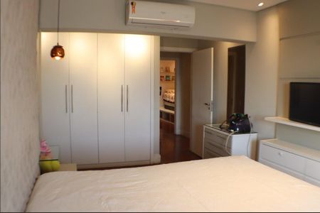 Apartamento à venda com 210m², 5 quartos e 3 vagas Apartamento à venda com 210m², 5 quartos e 3 vagasQuarto 3