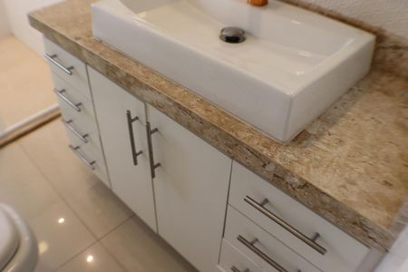 Apartamento à venda com 210m², 5 quartos e 3 vagas Apartamento à venda com 210m², 5 quartos e 3 vagasBanheiro Social