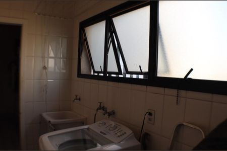 Apartamento à venda com 210m², 5 quartos e 3 vagas Apartamento à venda com 210m², 5 quartos e 3 vagasÁrea de Serviço