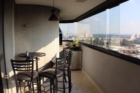 Apartamento à venda com 210m², 5 quartos e 3 vagas Apartamento à venda com 210m², 5 quartos e 3 vagasVaranda