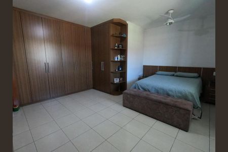 Casa para alugar com 421m², 5 quartos e 8 vagas Casa para alugar com 421m², 5 quartos e 8 vagasSuíte