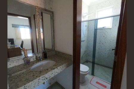 Casa para alugar com 421m², 5 quartos e 8 vagas Casa para alugar com 421m², 5 quartos e 8 vagasBanheiro Social