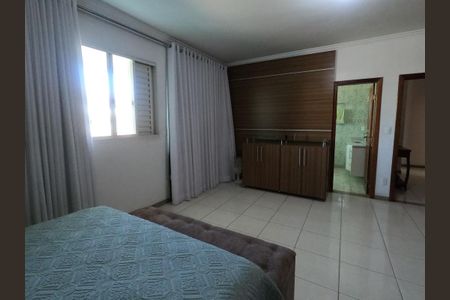 Casa para alugar com 421m², 5 quartos e 8 vagas Casa para alugar com 421m², 5 quartos e 8 vagasSuíte