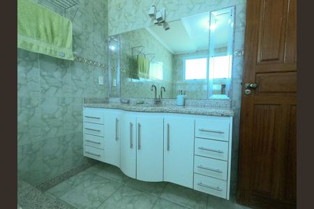 Casa para alugar com 421m², 5 quartos e 8 vagas Casa para alugar com 421m², 5 quartos e 8 vagasBanheiro da Suíte