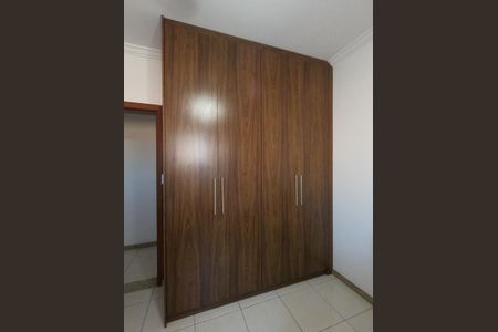 Casa para alugar com 421m², 5 quartos e 8 vagas Casa para alugar com 421m², 5 quartos e 8 vagasQuarto 2