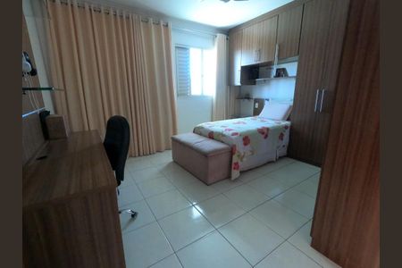 Casa para alugar com 421m², 5 quartos e 8 vagas Casa para alugar com 421m², 5 quartos e 8 vagasSuíte 2