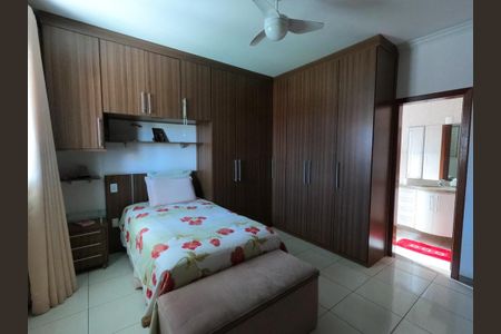 Casa para alugar com 421m², 5 quartos e 8 vagas Casa para alugar com 421m², 5 quartos e 8 vagasSuíte 2