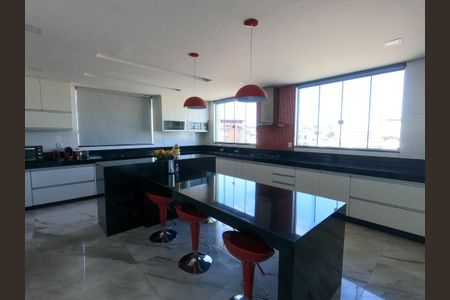 Casa para alugar com 421m², 5 quartos e 8 vagas Casa para alugar com 421m², 5 quartos e 8 vagasCozinha 2