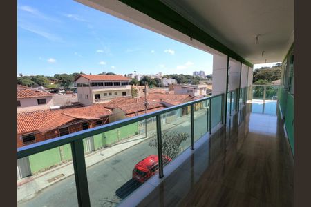 Casa para alugar com 421m², 5 quartos e 8 vagas Casa para alugar com 421m², 5 quartos e 8 vagasVaranda da Área Gourmet