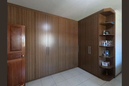 Casa para alugar com 421m², 5 quartos e 8 vagas Casa para alugar com 421m², 5 quartos e 8 vagasSuíte