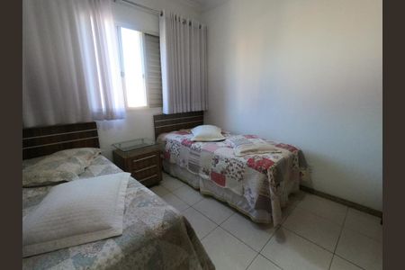 Casa para alugar com 421m², 5 quartos e 8 vagas Casa para alugar com 421m², 5 quartos e 8 vagasQuarto 2