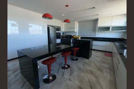 Casa para alugar com 421m², 5 quartos e 8 vagas Casa para alugar com 421m², 5 quartos e 8 vagasCozinha 2