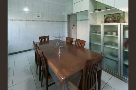 Casa para alugar com 421m², 5 quartos e 8 vagas Casa para alugar com 421m², 5 quartos e 8 vagasCozinha