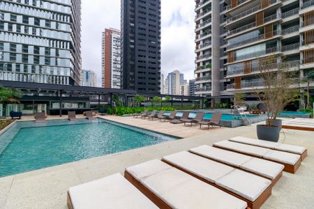 Apartamento para alugar com 165m², 3 quartos e 3 vagas Apartamento para alugar com 165m², 3 quartos e 3 vagasPiscina