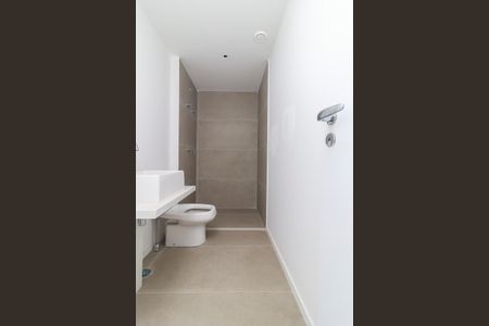 Apartamento para alugar com 165m², 3 quartos e 3 vagas Apartamento para alugar com 165m², 3 quartos e 3 vagasSuíte 3 - Banheiro