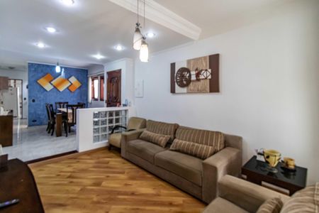 Casa à venda com 135m², 3 quartos e 2 vagas Casa à venda com 135m², 3 quartos e 2 vagasSala