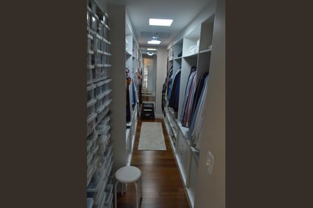 Apartamento à venda com 228m², 4 quartos e 2 vagasCloset da Suíte