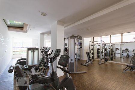 Apartamento à venda com 228m², 4 quartos e 2 vagasÁrea comum - Academia