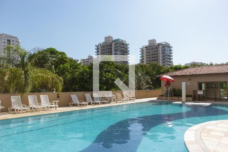 Apartamento à venda com 228m², 4 quartos e 2 vagasÁrea comum - Piscina