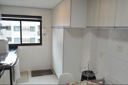 Apartamento à venda com 228m², 4 quartos e 2 vagasCozinha 1