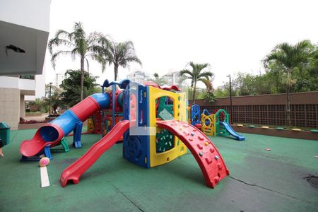 Apartamento à venda com 228m², 4 quartos e 2 vagasÁrea comum - Playground