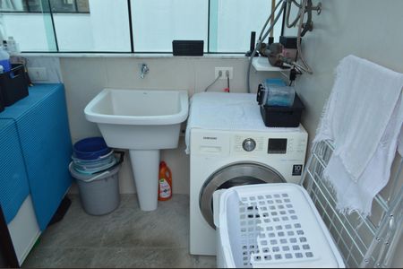 Apartamento à venda com 228m², 4 quartos e 2 vagasÁrea de Serviço 2