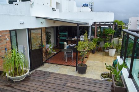 Apartamento à venda com 228m², 4 quartos e 2 vagasTerraço