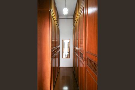 Apartamento para alugar com 195m², 4 quartos e 4 vagas Apartamento para alugar com 195m², 4 quartos e 4 vagasCloset Suíte 1