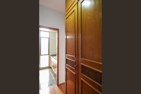 Apartamento para alugar com 195m², 4 quartos e 4 vagas Apartamento para alugar com 195m², 4 quartos e 4 vagasCloset Suíte 1