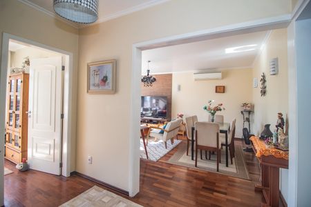 Casa à venda com 250m², 4 quartos e 3 vagasSala