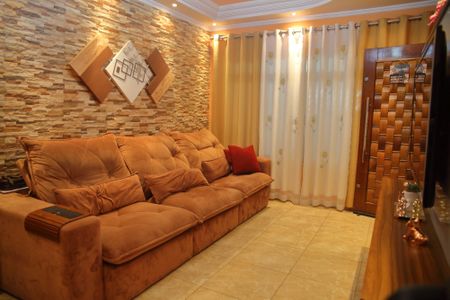 Casa à venda com 207m², 3 quartos e 2 vagasSala