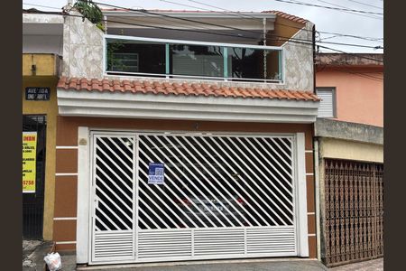 Casa à venda com 207m², 3 quartos e 2 vagasFachada