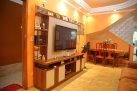 Casa à venda com 207m², 3 quartos e 2 vagasSala