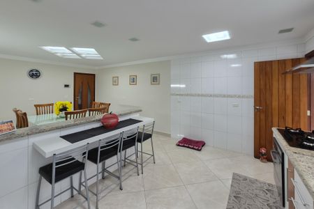 Casa à venda com 217m², 3 quartos e 5 vagascozinha