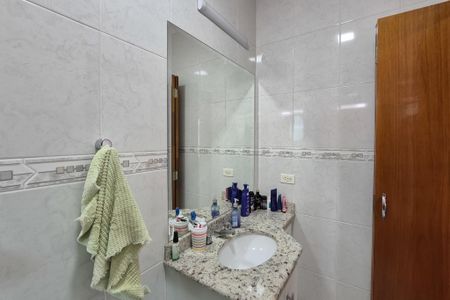 Casa à venda com 217m², 3 quartos e 5 vagasBanheiro da Suíte 2