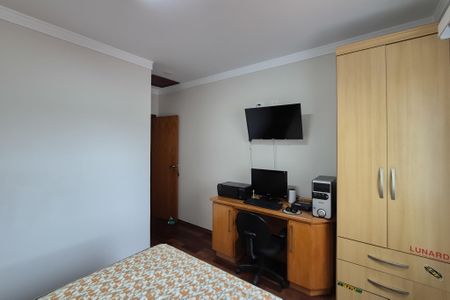 Casa à venda com 217m², 3 quartos e 5 vagasQuarto 2 ( Suíte )