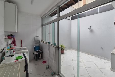 Casa à venda com 217m², 3 quartos e 5 vagasÁrea de Serviço