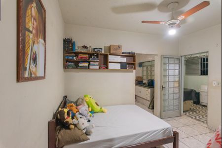 Casa à venda com 180m², 2 quartos e 5 vagas Casa à venda com 180m², 2 quartos e 5 vagasEdícila