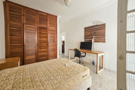 Casa para alugar com 350m², 4 quartos e 4 vagas Casa para alugar com 350m², 4 quartos e 4 vagasSuíte