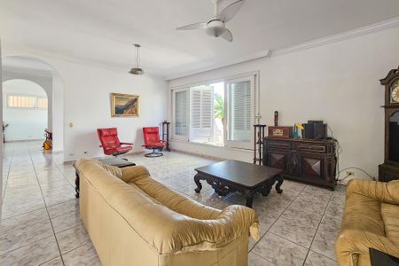 Casa para alugar com 350m², 4 quartos e 4 vagas Casa para alugar com 350m², 4 quartos e 4 vagasSala