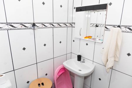 Casa à venda com 127m², 3 quartos e 1 vaga Casa à venda com 127m², 3 quartos e 1 vagaBanheiro Social