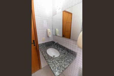 Casa à venda com 150m², 3 quartos e 1 vaga Casa à venda com 150m², 3 quartos e 1 vagaBanheiro