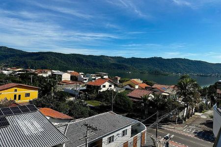 Apartamento à venda com 66m², 2 quartos e 1 vaga